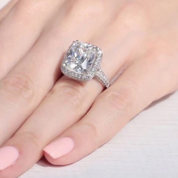 NEW💍PLATINUM DIAMOND CUSHION HALO DOME RING, CUTE RING, SHINY RING. - Picture 8 of 8